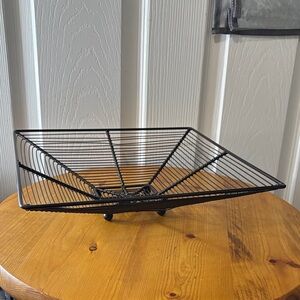 Unk Black Wire Square Fruit Basket